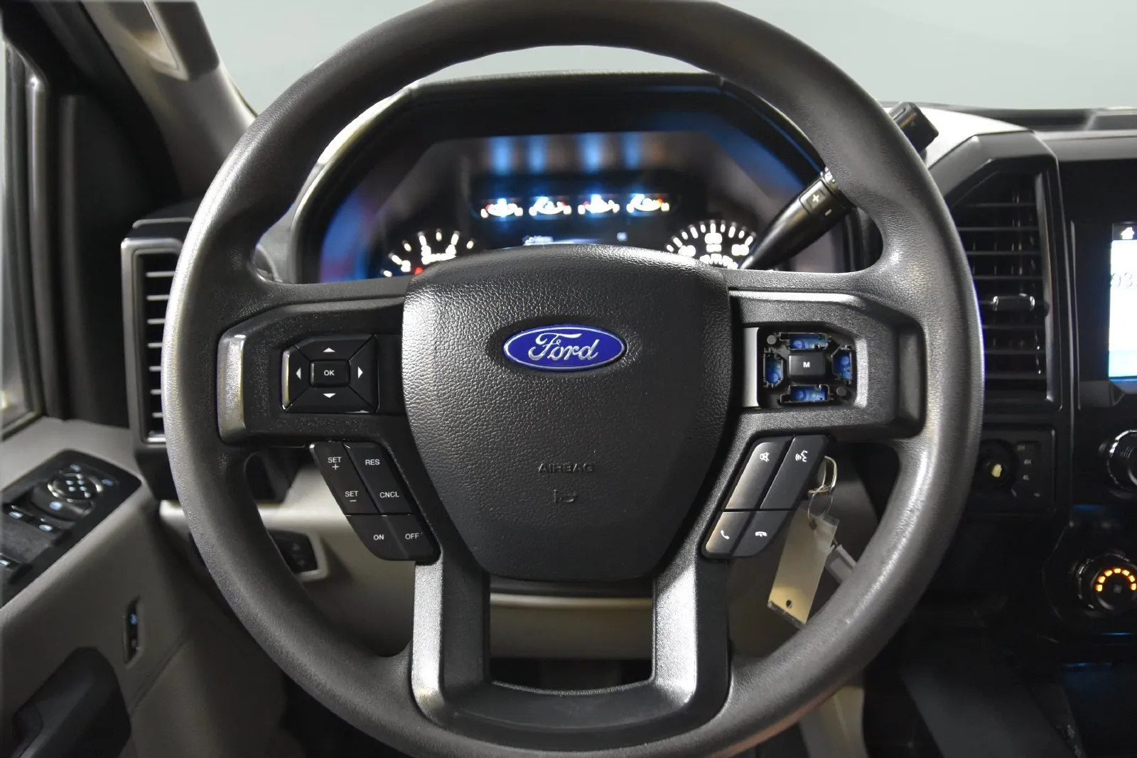 Ford F-150 photo 15