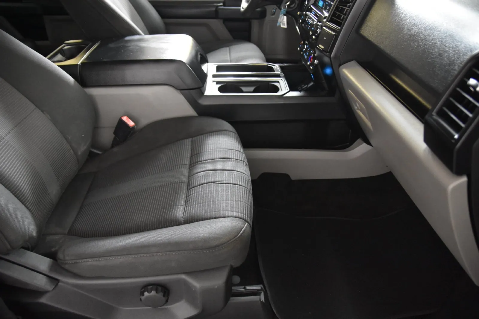 Ford F-150 photo 28