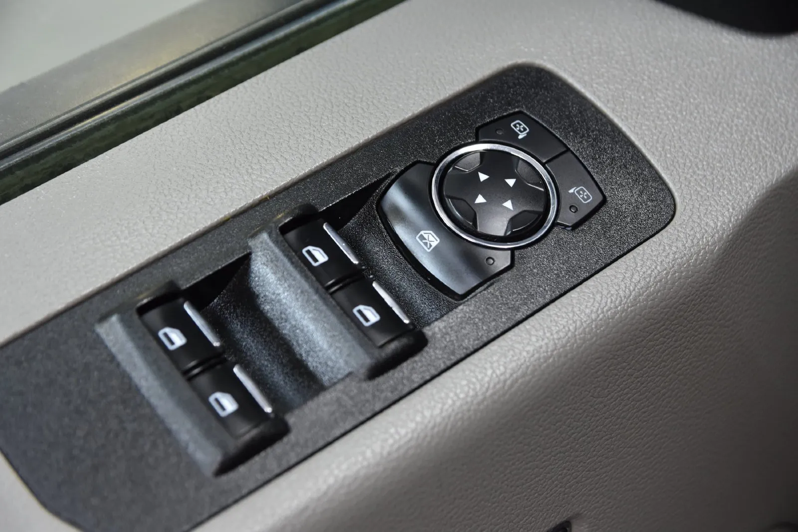 Ford F-150 photo 14