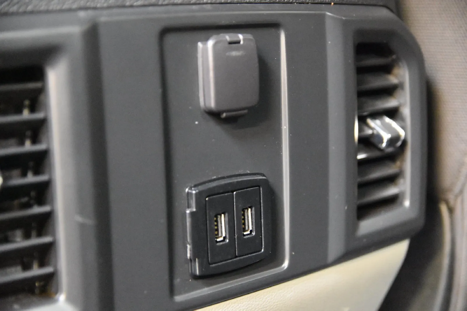 Ford F-150 photo 27