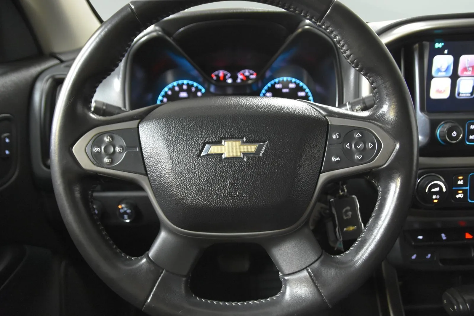 Chevrolet Colorado photo 14