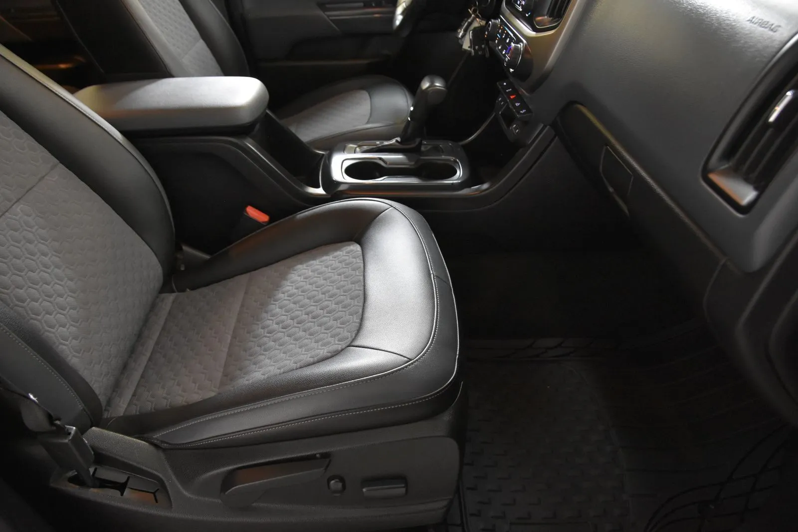 Chevrolet Colorado photo 32