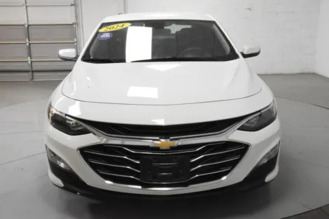 More photos of 2024 Chevrolet Malibu LT at Trevinos Auto Mart, TX
