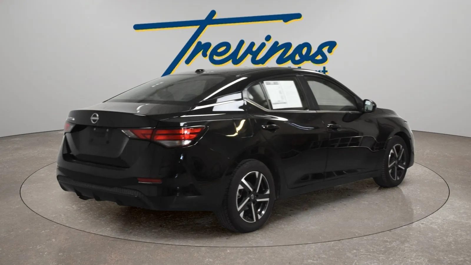 Nissan Sentra photo 2