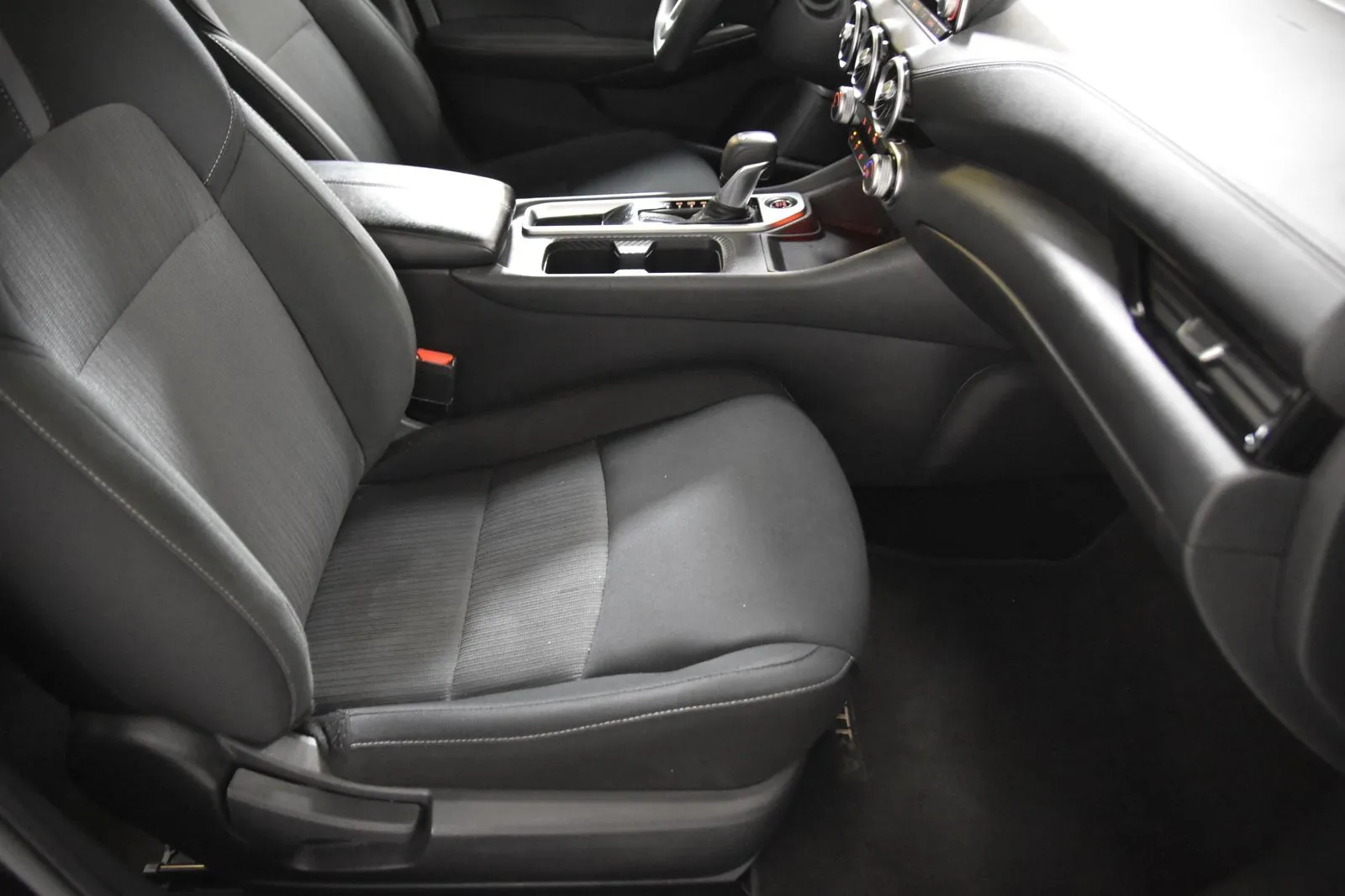 Nissan Sentra photo 29