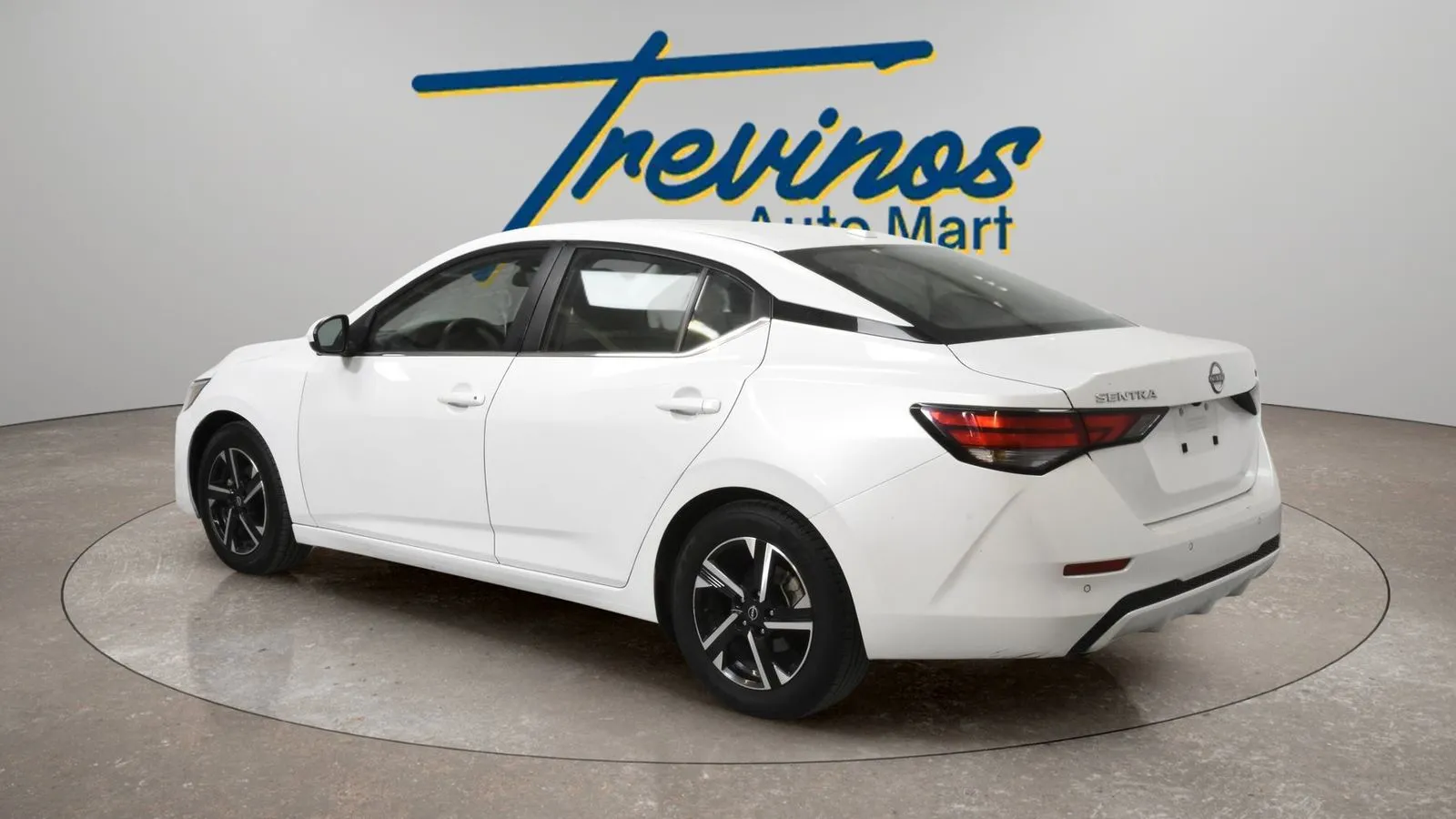 Nissan Sentra photo 8