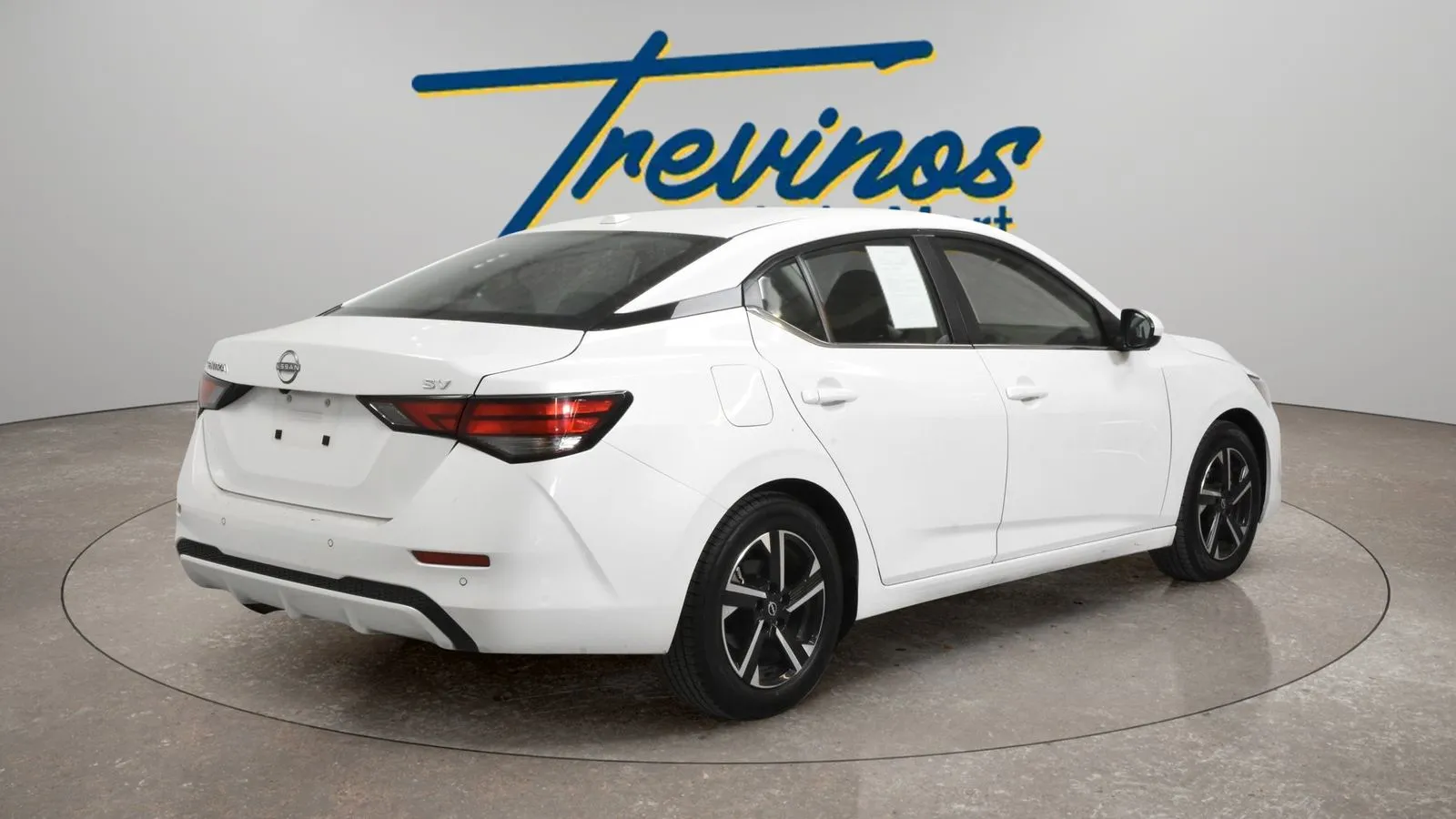 Nissan Sentra photo 2