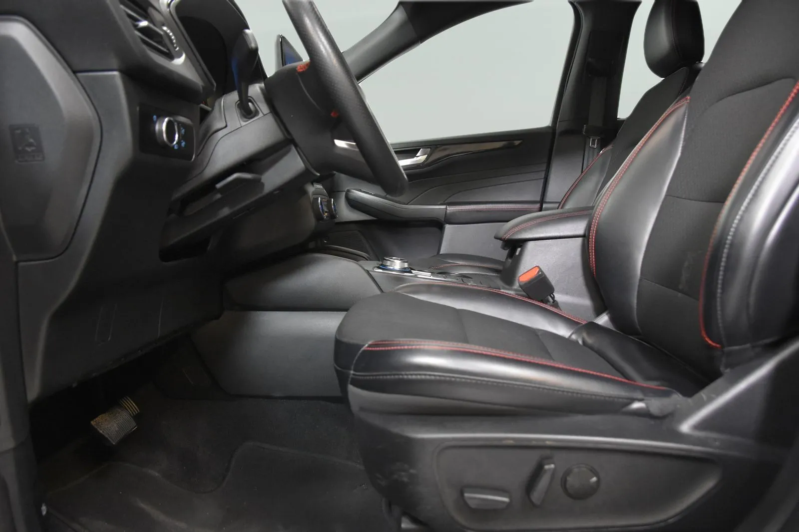 Ford Escape photo 12