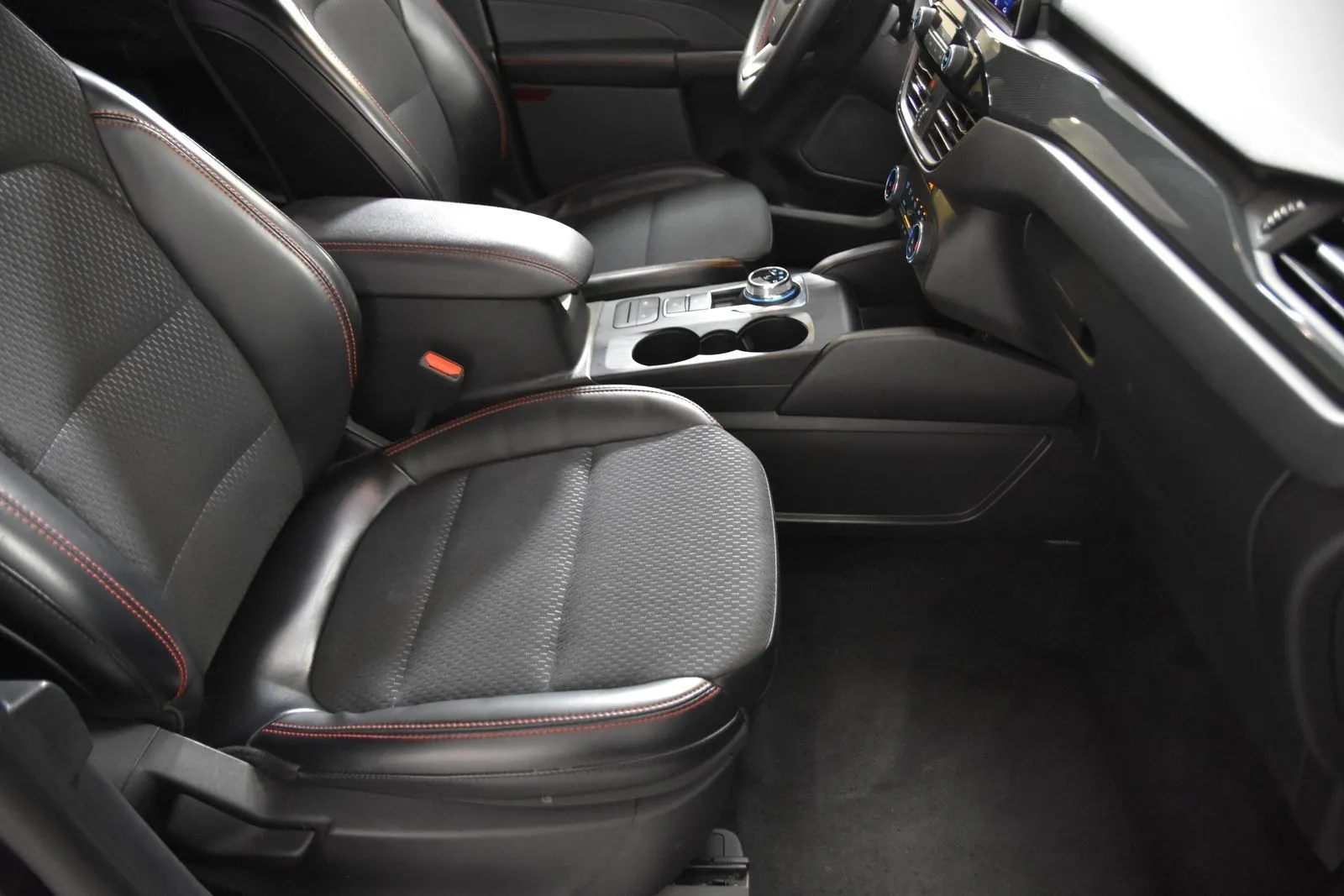 Ford Escape photo 30