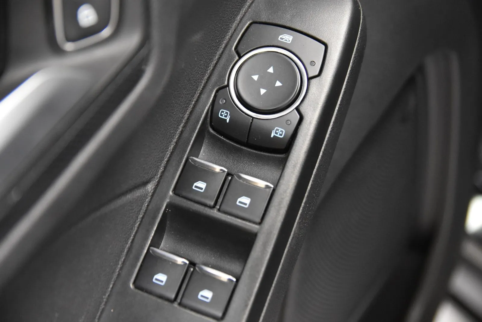 Ford Escape photo 13