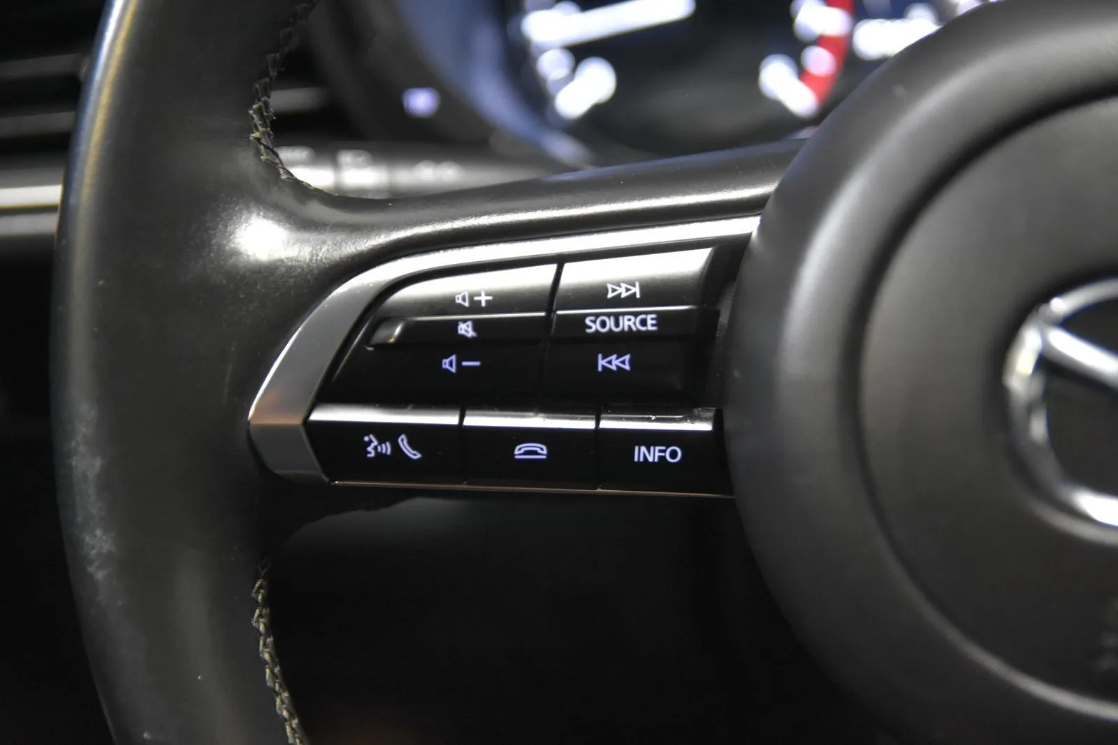 Mazda CX-30 photo 15