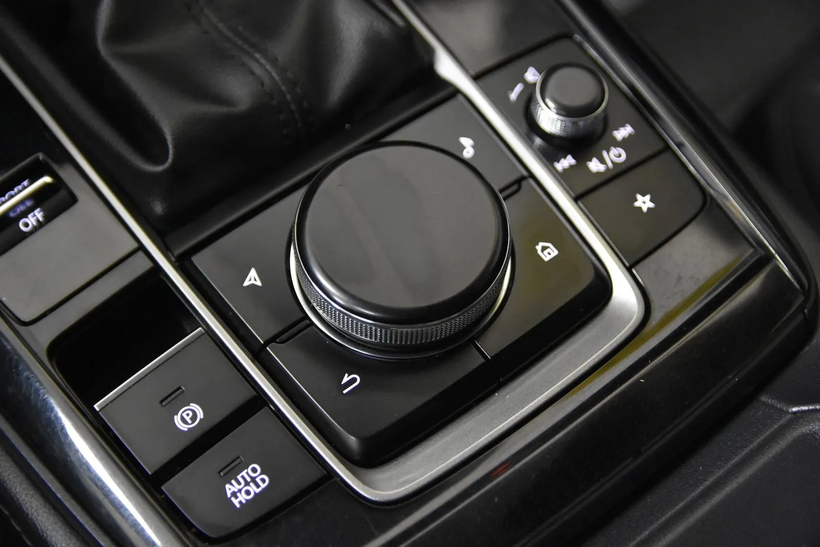 Mazda CX-30 photo 25