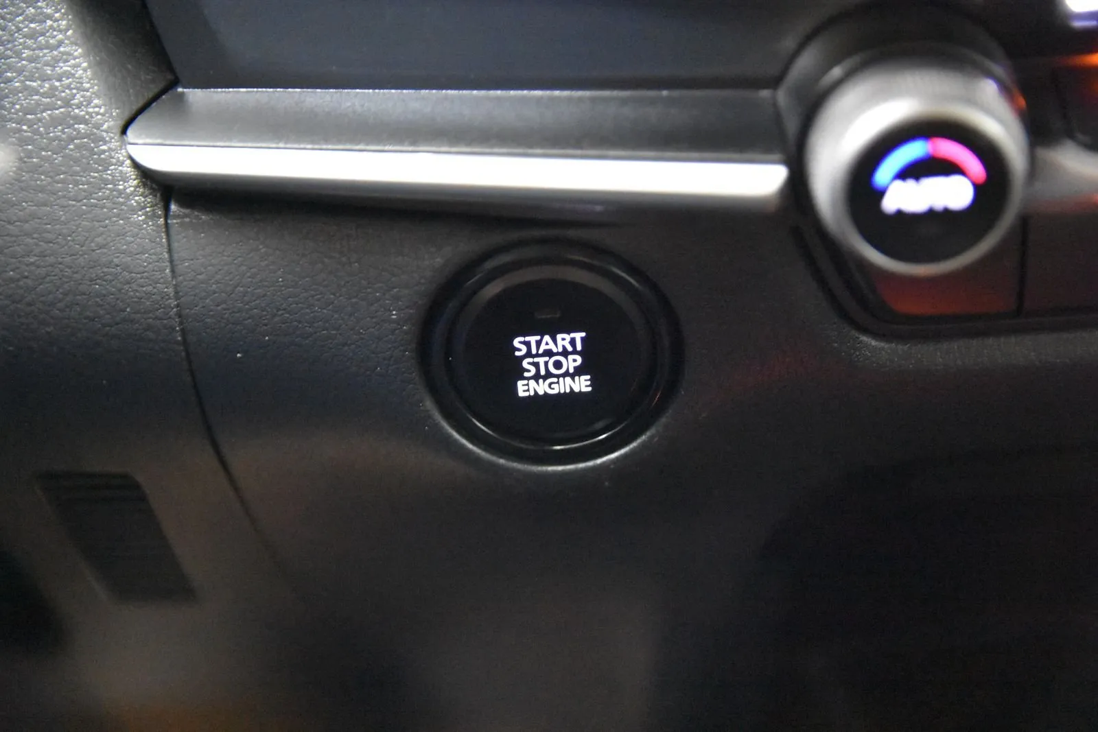 Mazda CX-30 photo 28
