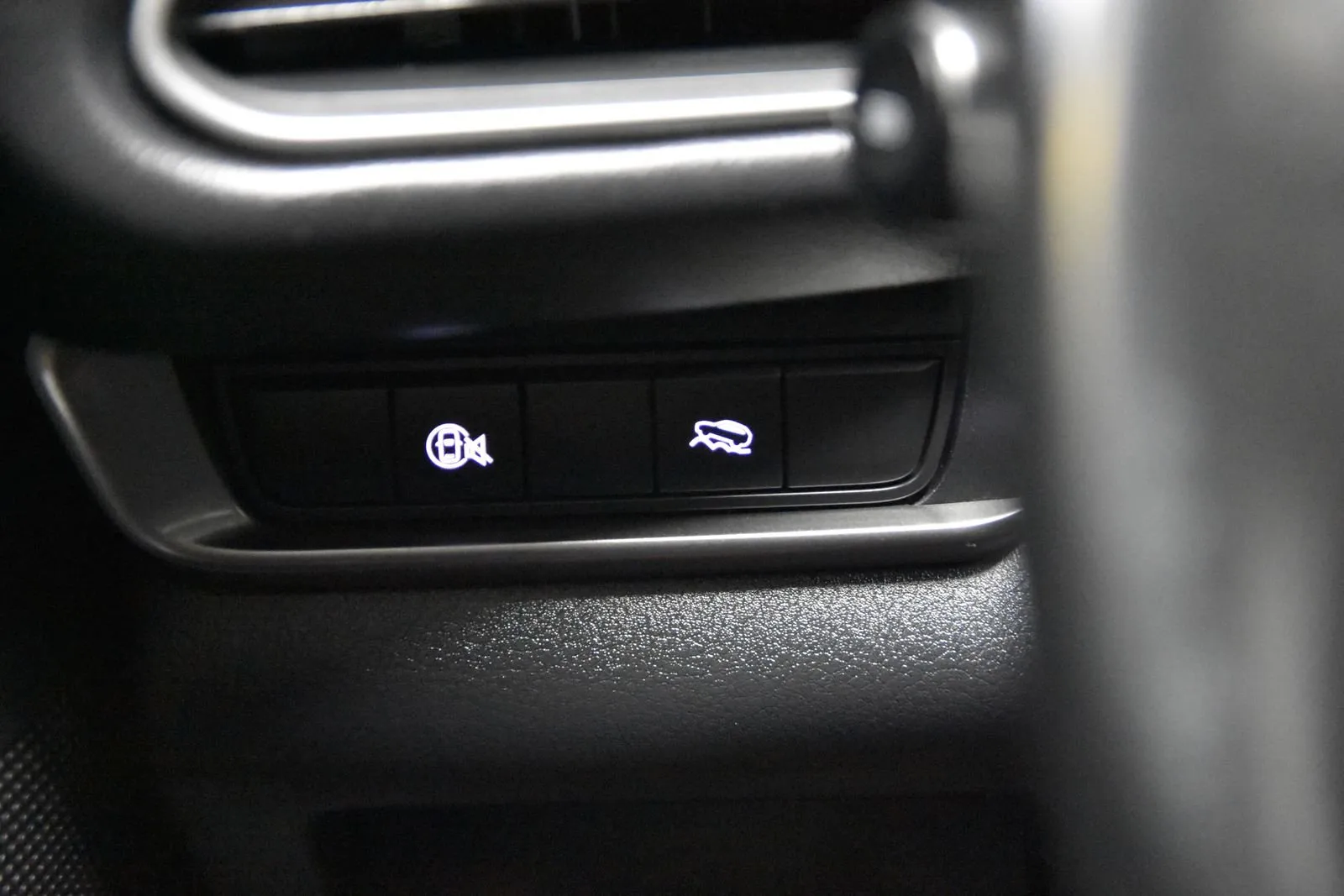 Mazda CX-30 photo 18