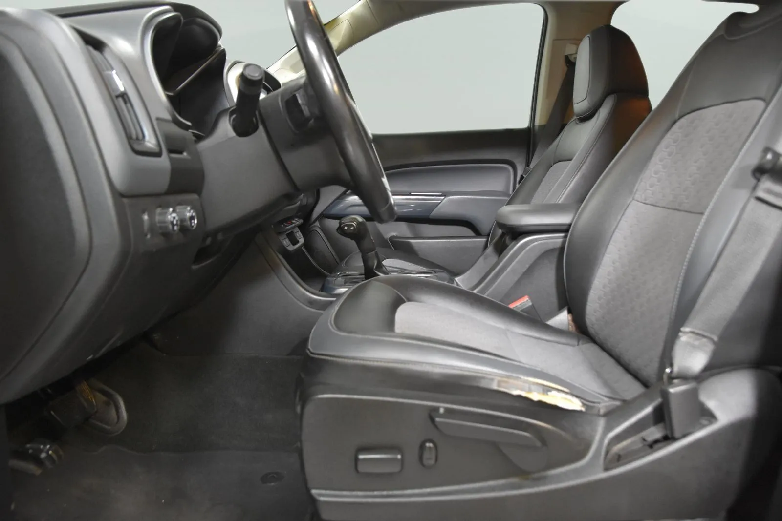 Chevrolet Colorado photo 12