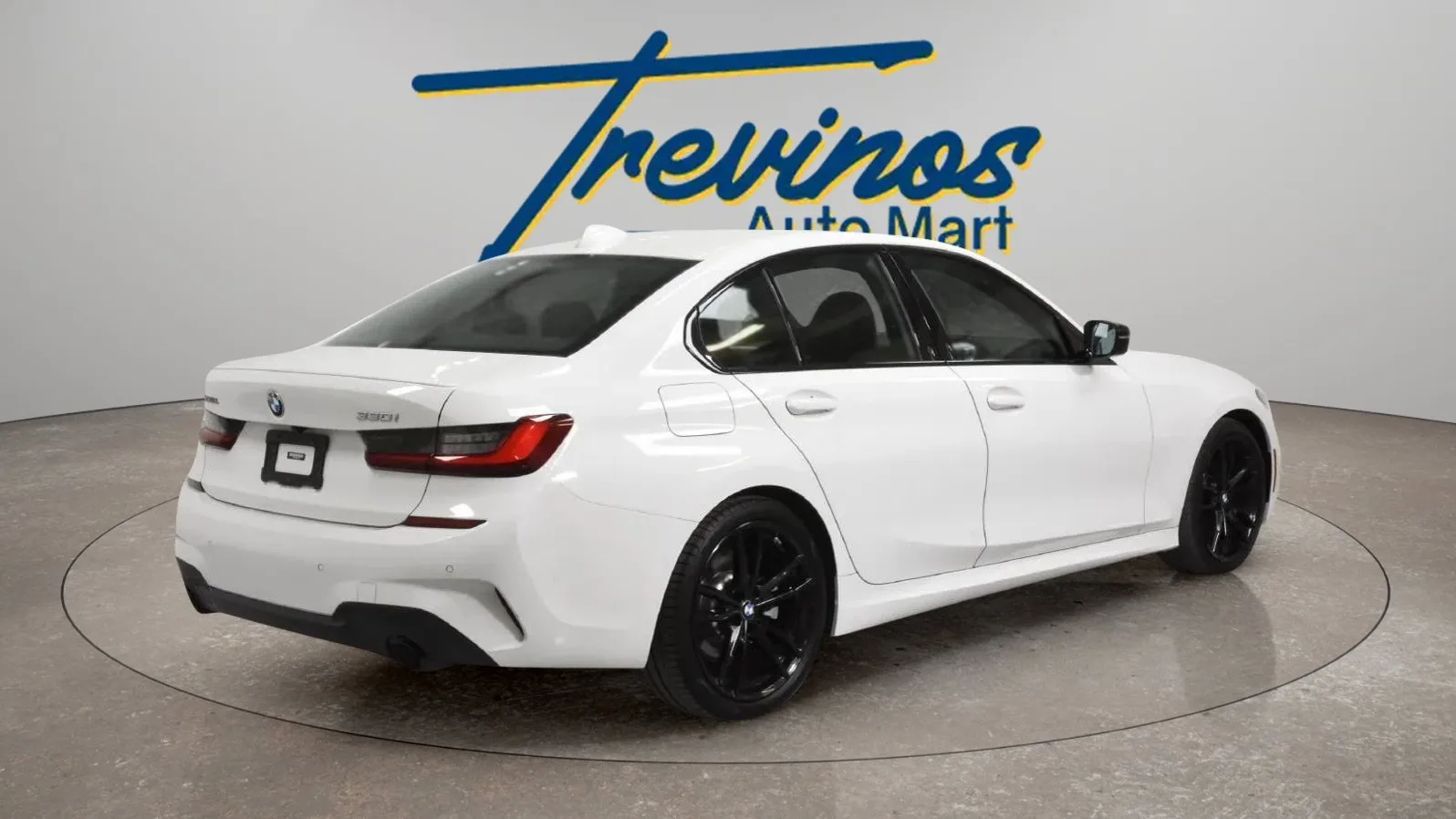 BMW 3 Series photo 3
