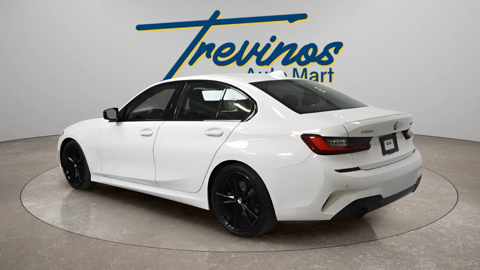 BMW 3 Series photo 9