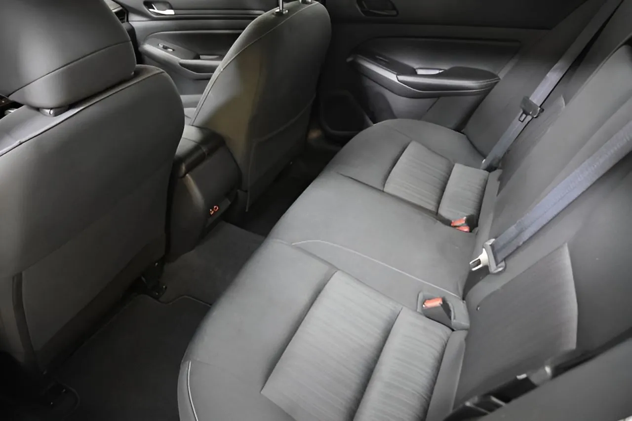 Nissan Altima photo 25