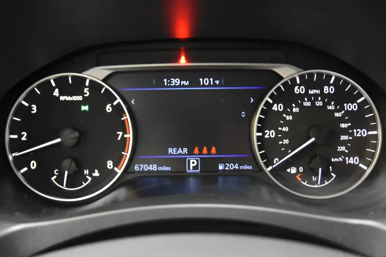 Nissan Altima photo 15