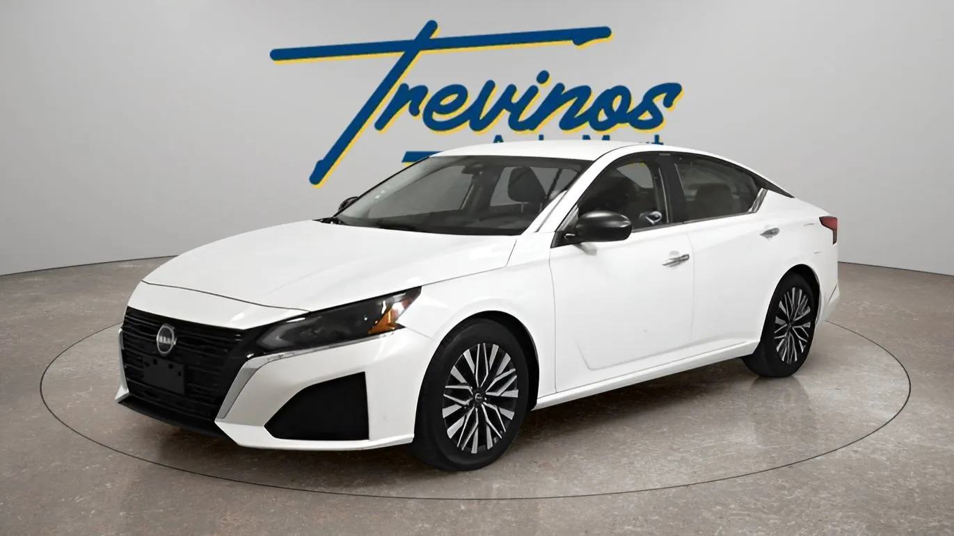 Nissan Altima photo 7