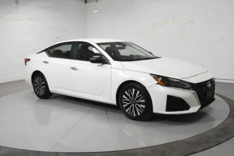 White 2024 Nissan Altima 2.5 SV for sale in McAllen, TX