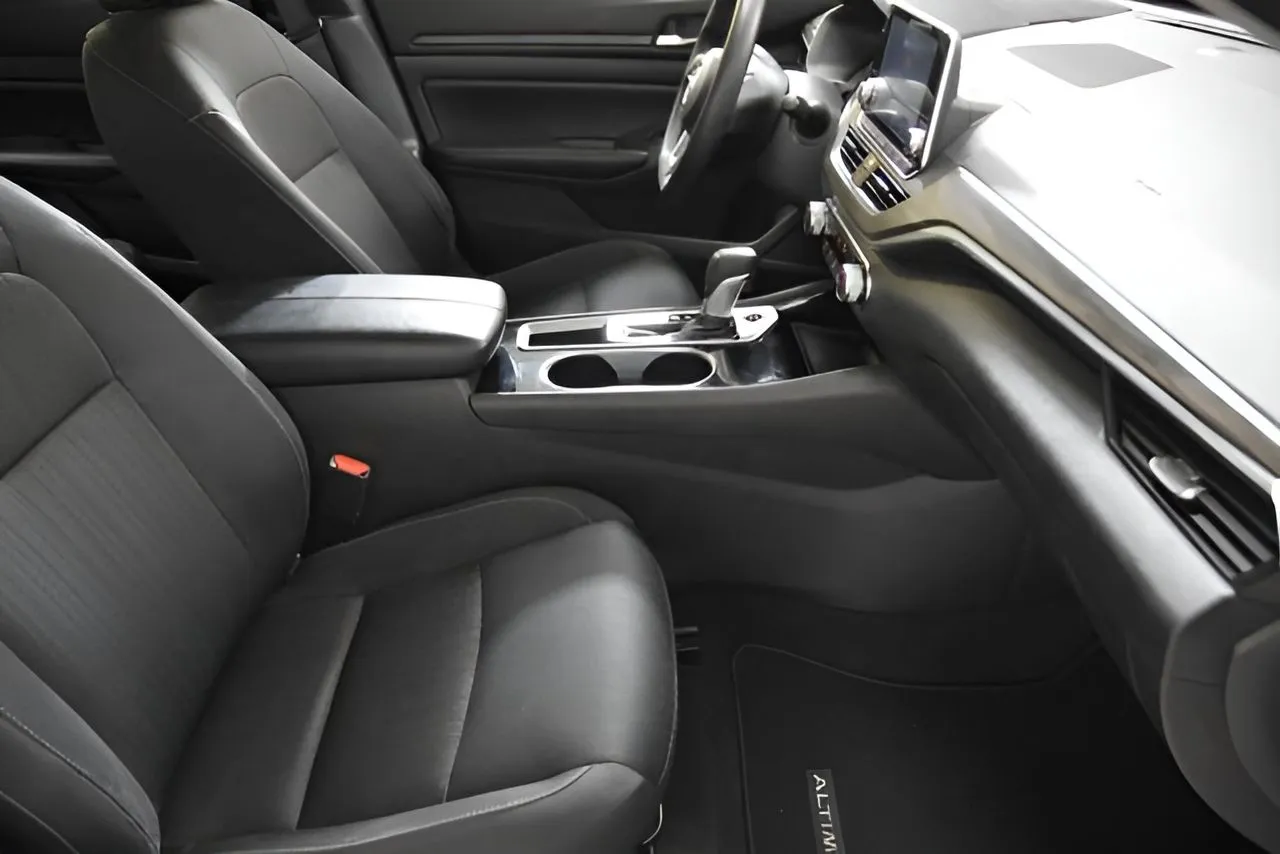 Nissan Altima photo 27