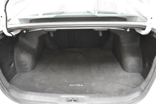 Nissan Altima photo 29