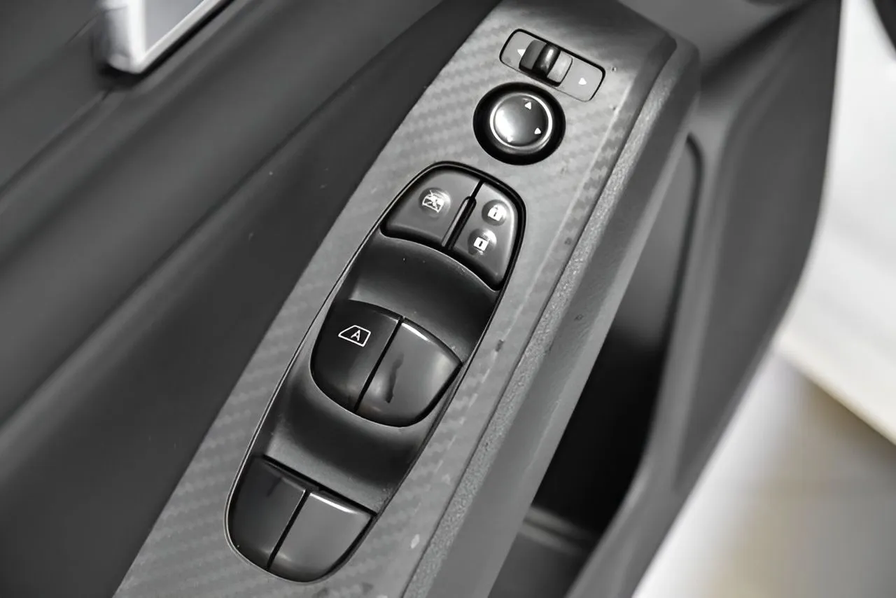 Nissan Altima photo 11