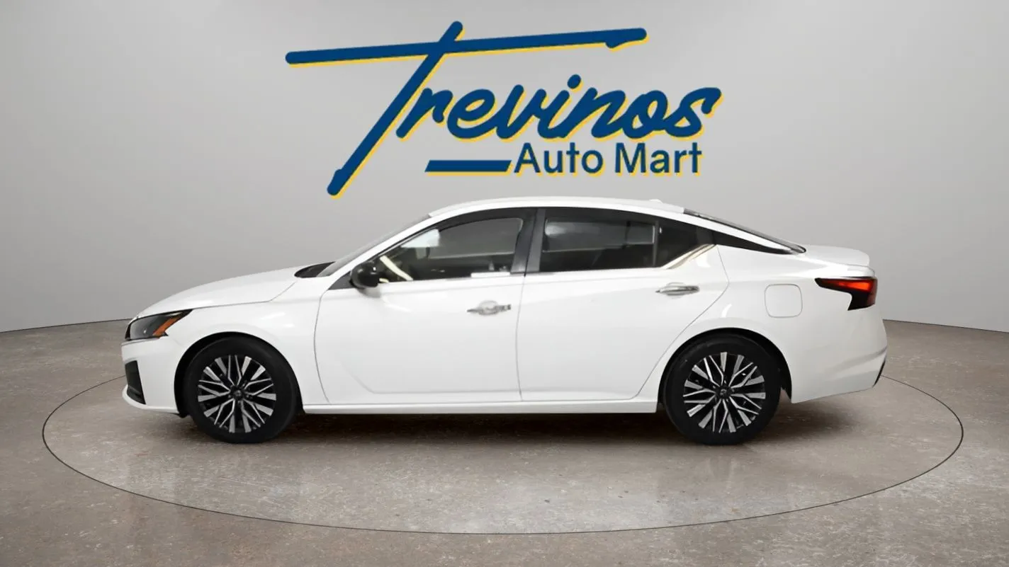 Nissan Altima photo 10