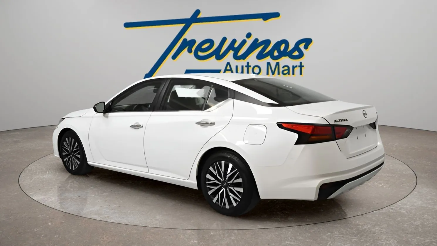 Nissan Altima photo 8