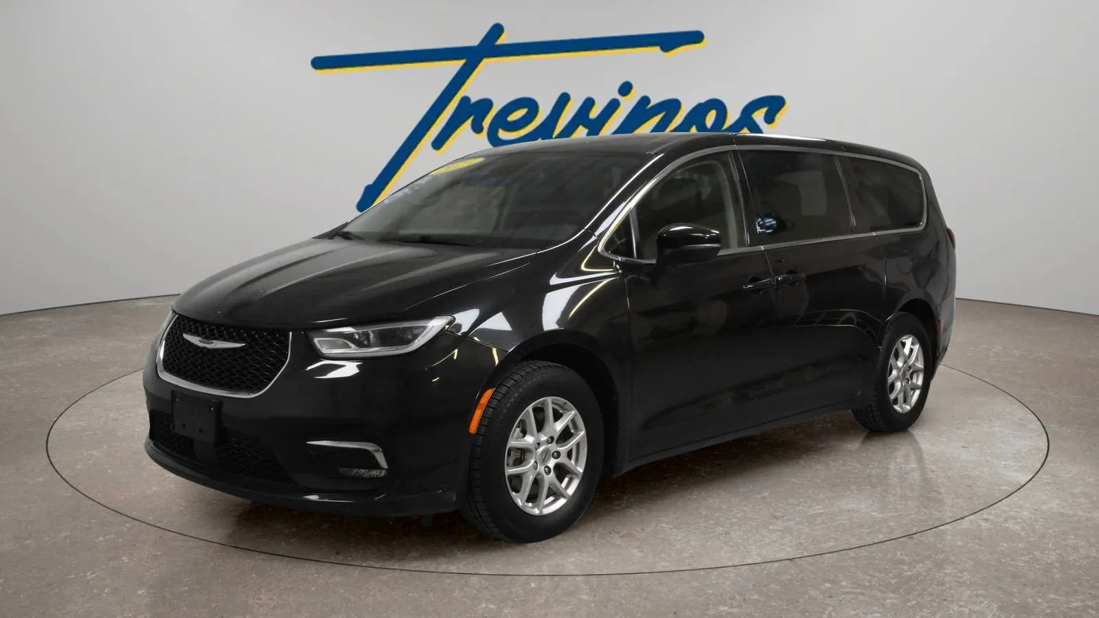 Chrysler Pacifica photo 8