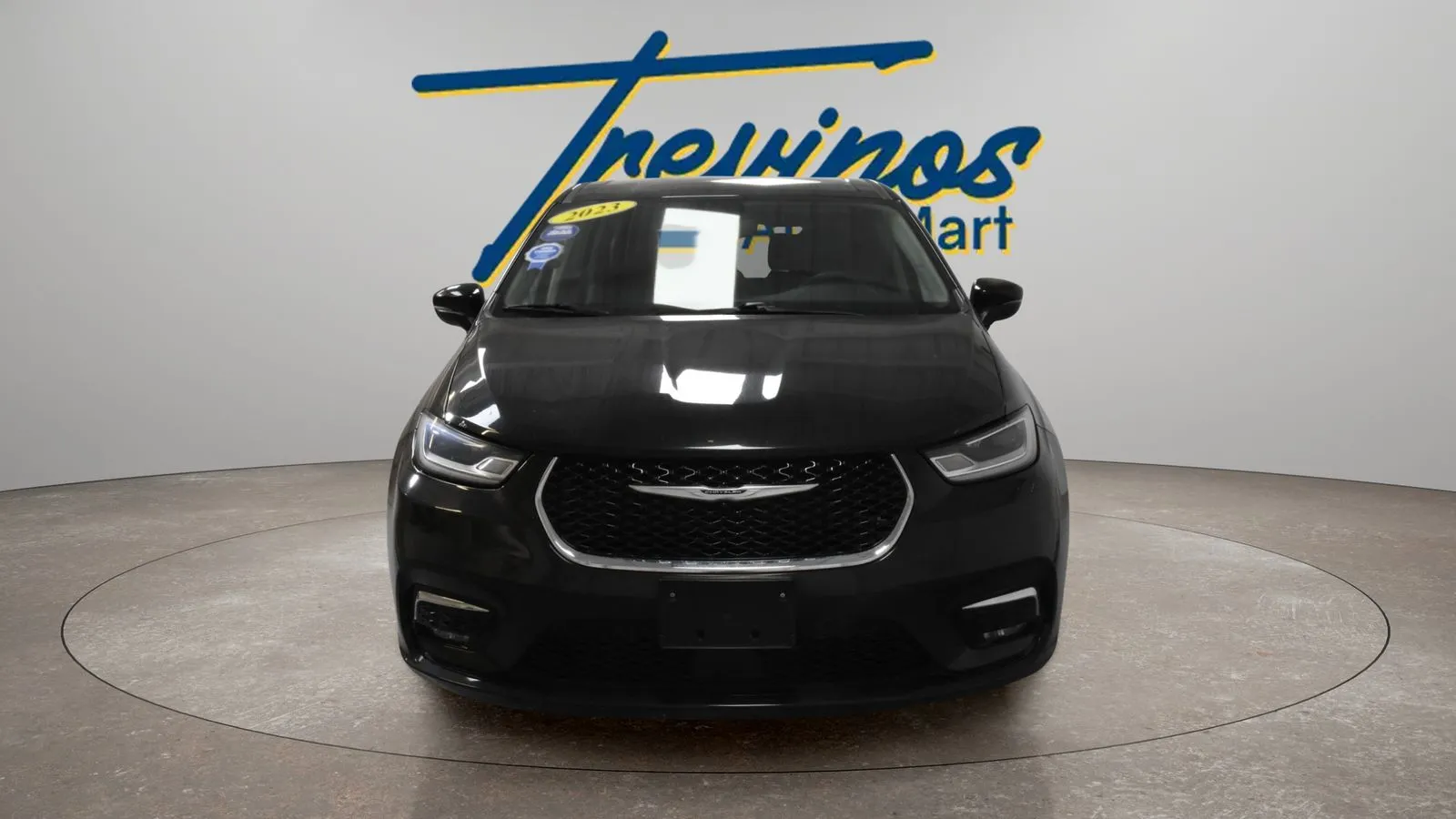 Chrysler Pacifica photo 4