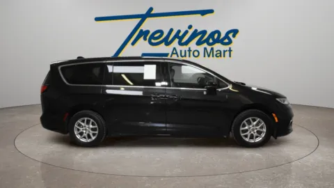 More photos of 2023 Chrysler Pacifica Touring L at Trevinos Auto Mart, TX
