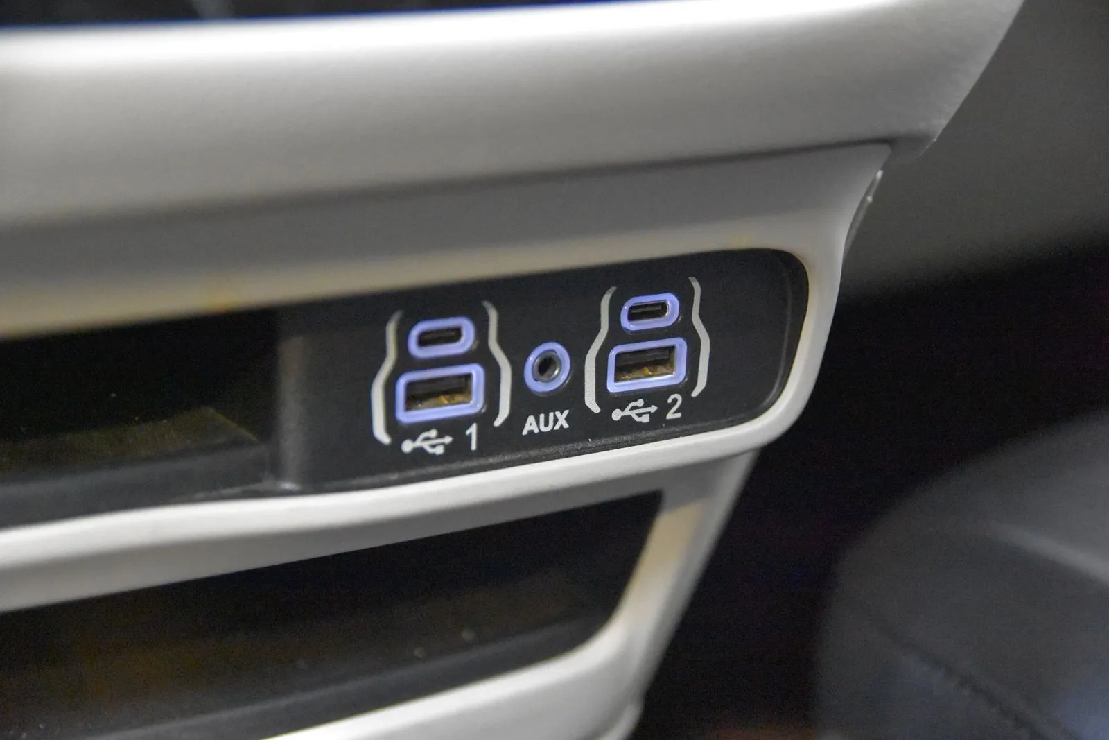 Chrysler Pacifica photo 25