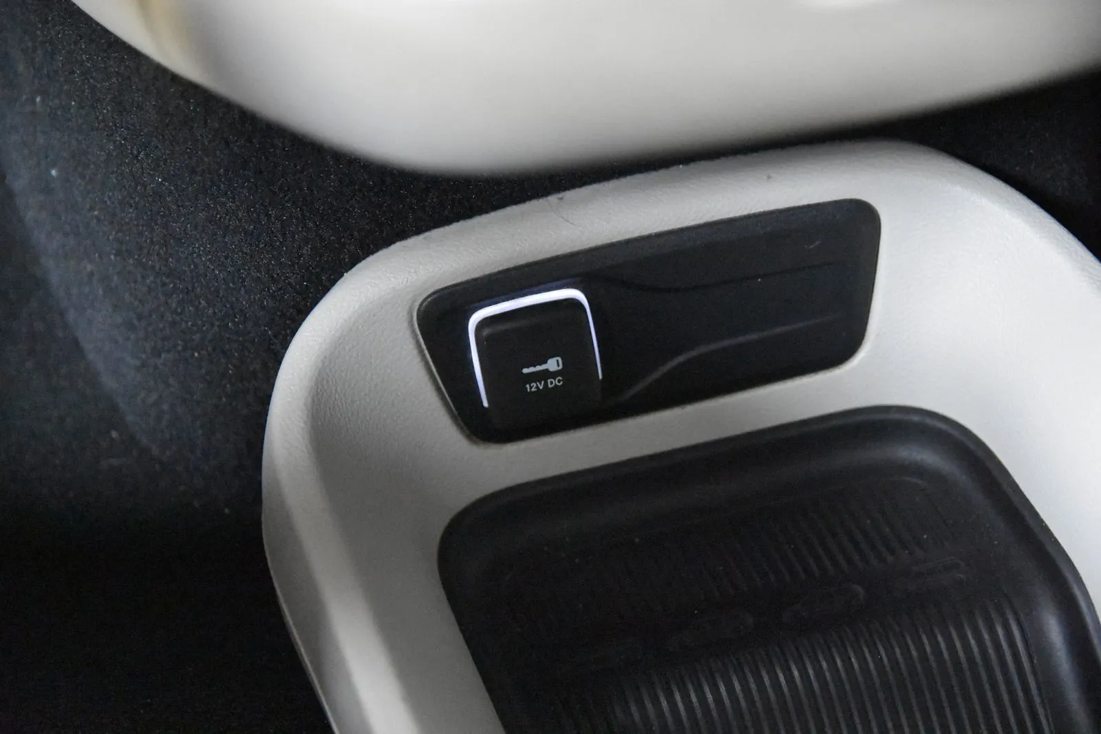 Chrysler Pacifica photo 26