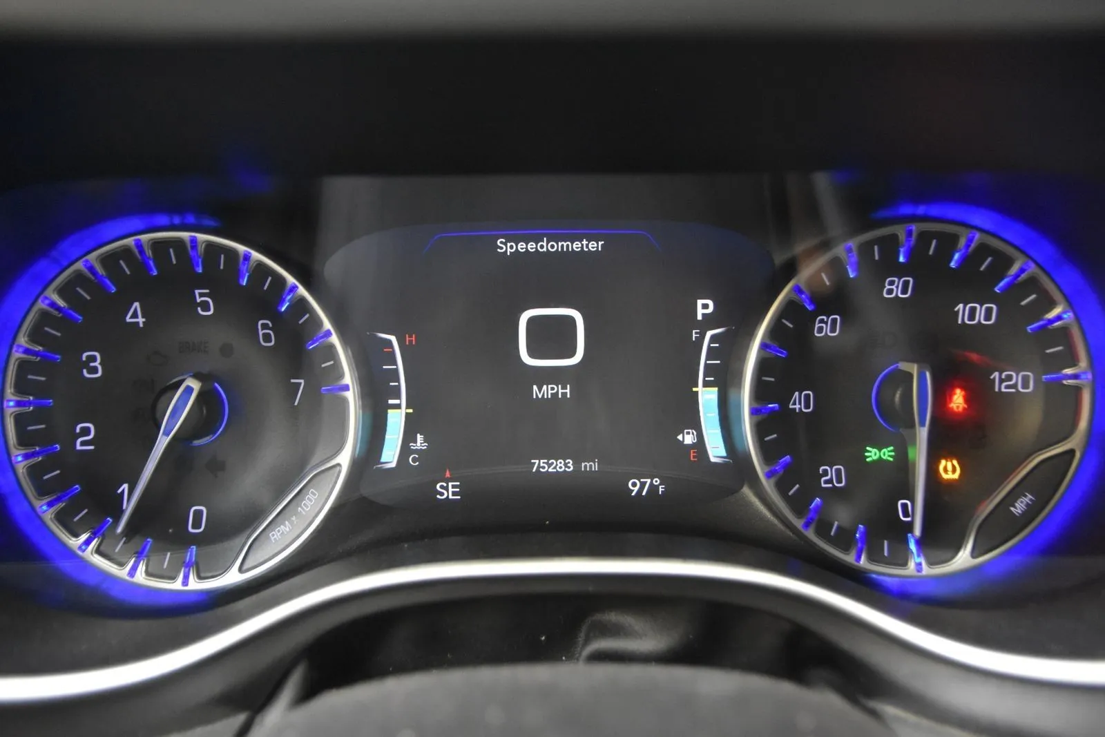 Chrysler Pacifica photo 17