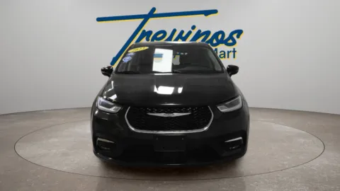 More photos of 2023 Chrysler Pacifica Touring L at Trevinos Auto Mart, TX