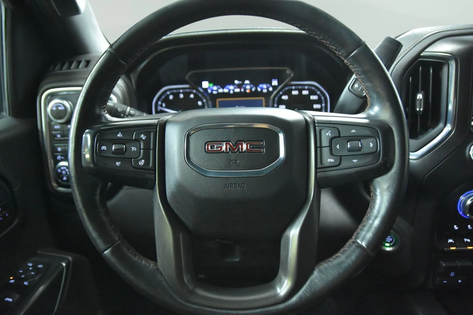GMC Sierra photo 15
