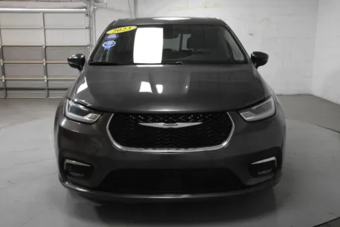 More photos of 2023 Chrysler Pacifica Touring L at Trevinos Auto Mart, TX