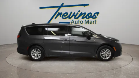 More photos of 2023 Chrysler Pacifica Touring L at Trevinos Auto Mart, TX