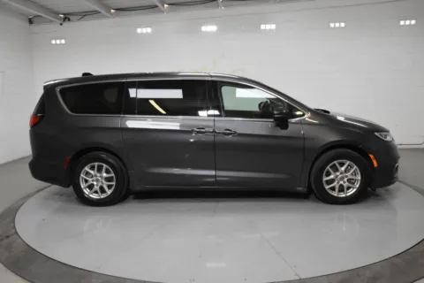 More photos of 2023 Chrysler Pacifica Touring L at Trevinos Auto Mart, TX