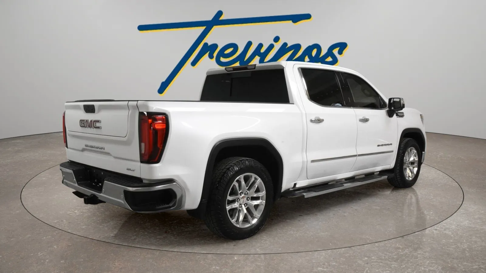 GMC Sierra photo 2