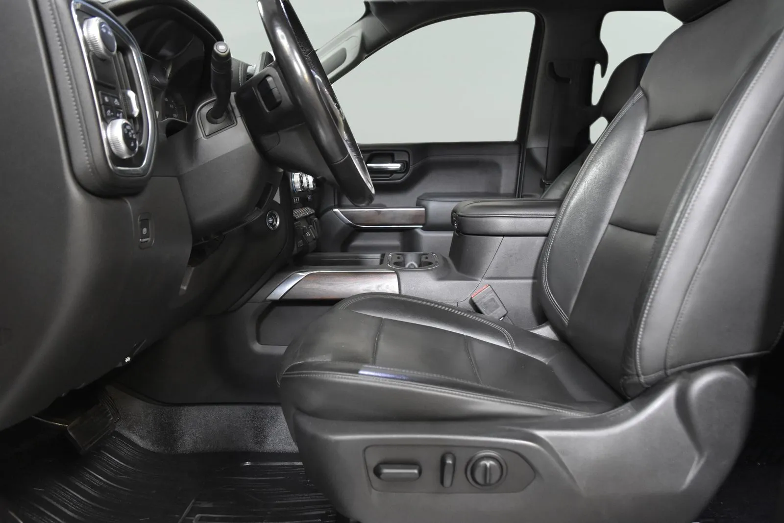 GMC Sierra photo 11