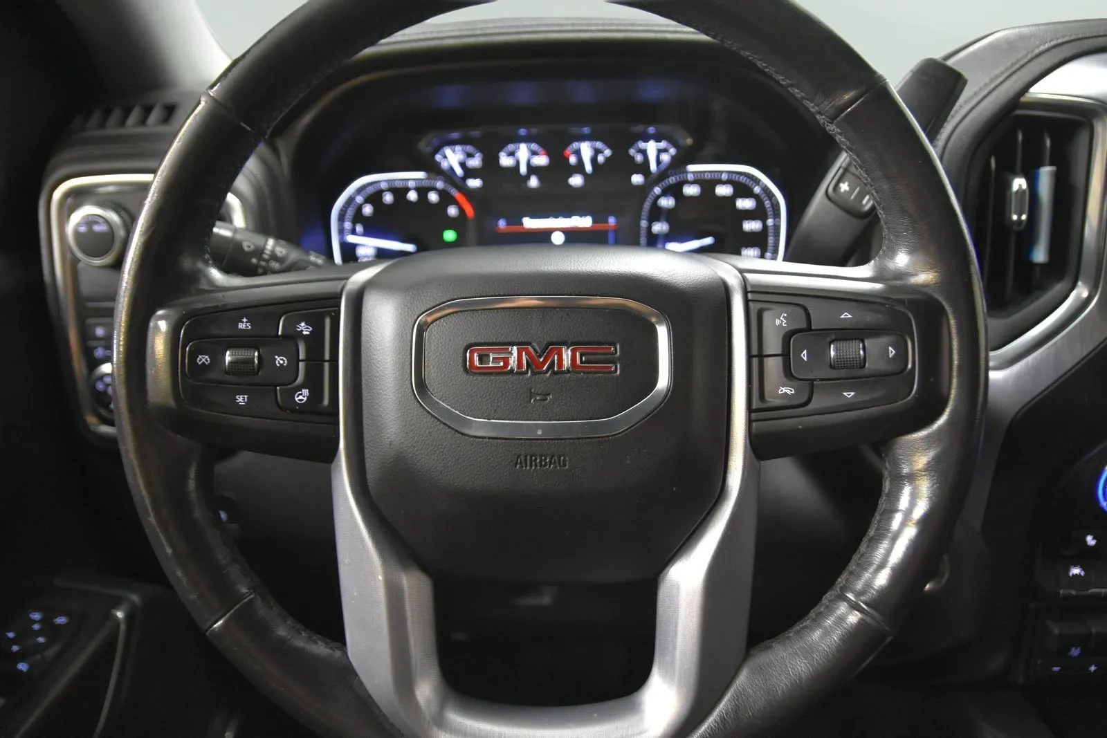 GMC Sierra photo 15