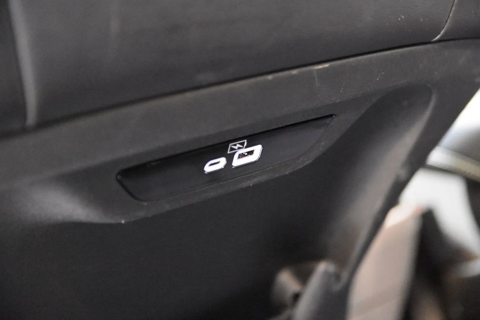 Chrysler Pacifica photo 31