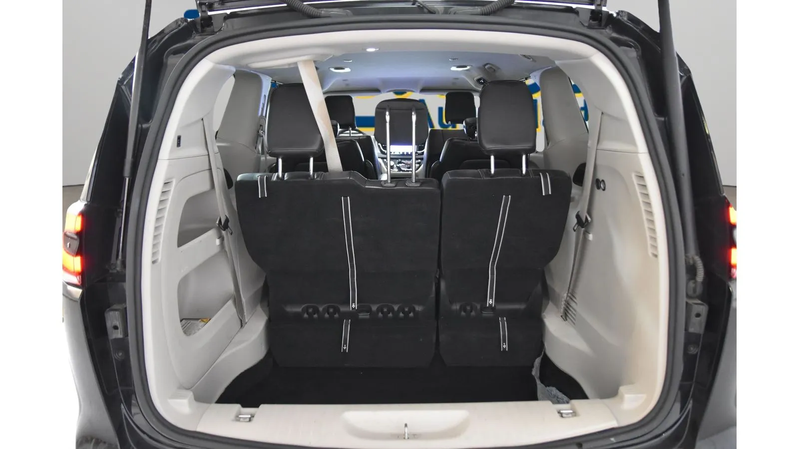 Chrysler Pacifica photo 37