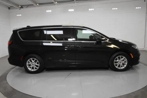 More photos of 2023 Chrysler Pacifica Touring L at Trevinos Auto Mart, TX