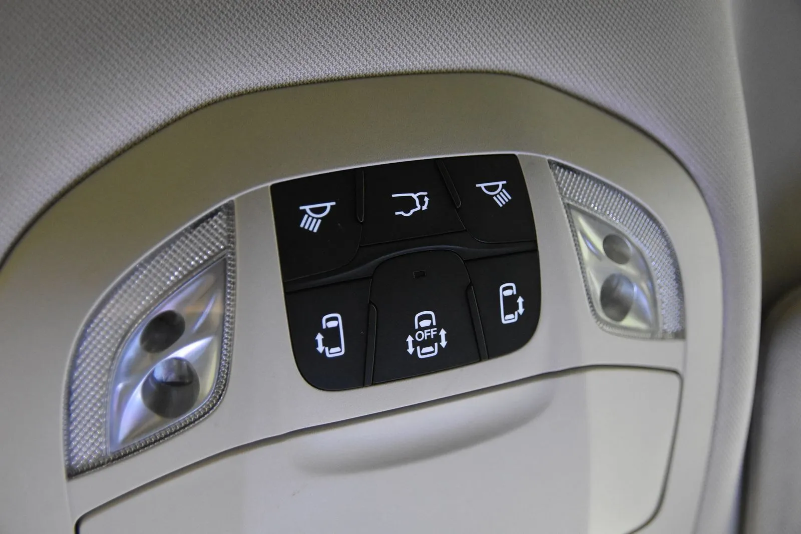 Chrysler Pacifica photo 27