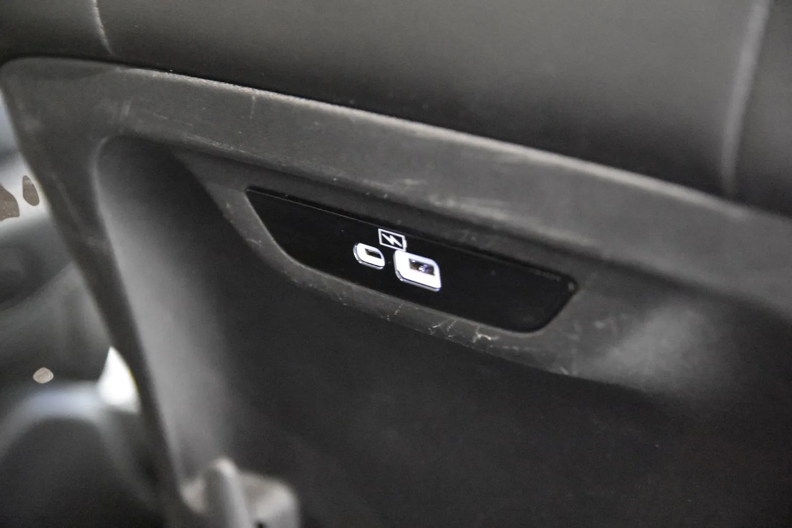 Chrysler Pacifica photo 35