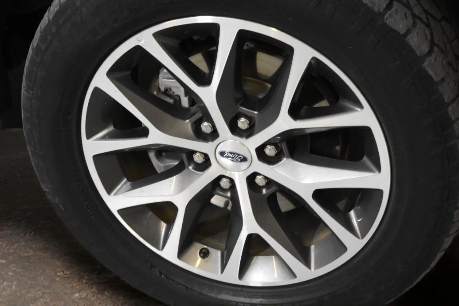 Ford F-150 photo 6